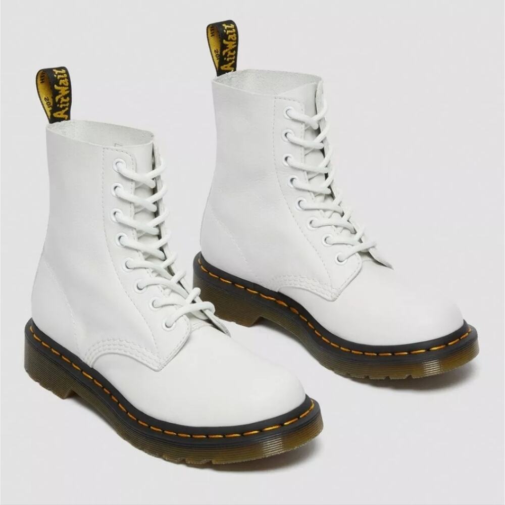 Dr. Martens white super soft leather combat boots new size 8, 10 new!!